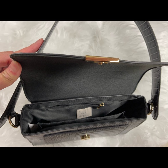 Purse - Picture 2 of 2